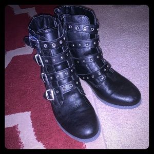 Sz 8.5 Motto Boot Fergilicious